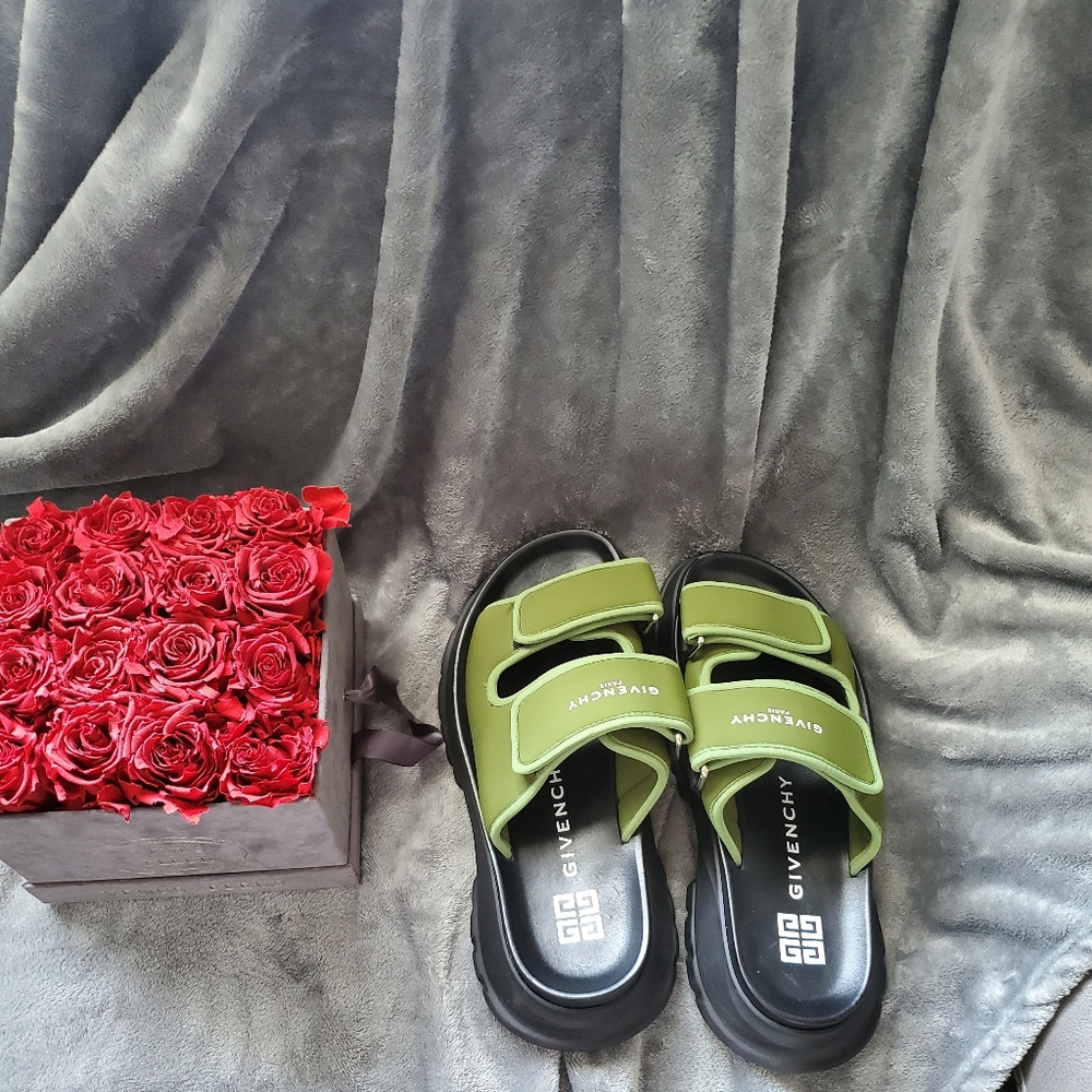 Men Green  Givenchy Paris Sandles